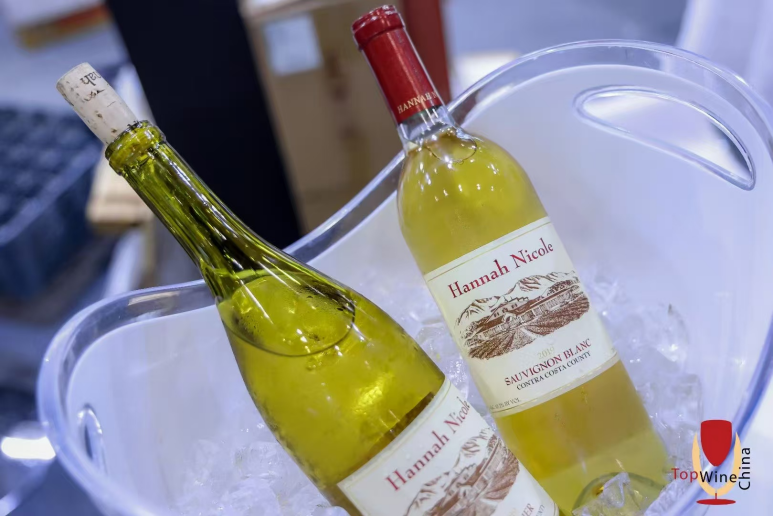 亚洲人午夜射精精品日韩