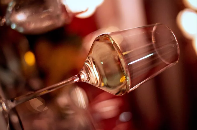 亚洲人午夜射精精品日韩